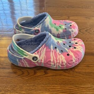 CROCS women’s Tie-Dye Lined Clog - Pink, Blue, Green